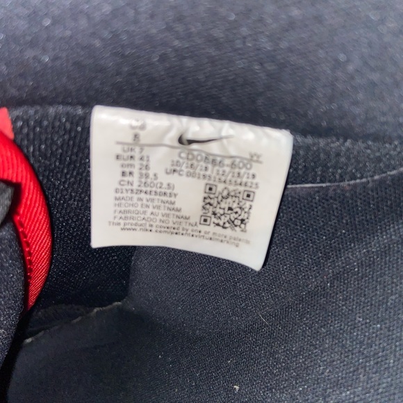 Nike shoes - Picture 3 of 4